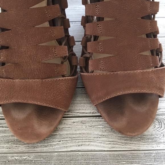 Vince Camuto heels - Picture 3 of 5